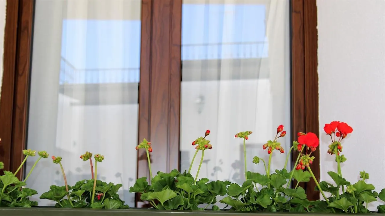 אינחניו Casa Verde Comfortable Air-Conditioned Modern Apartments (Adults Only)