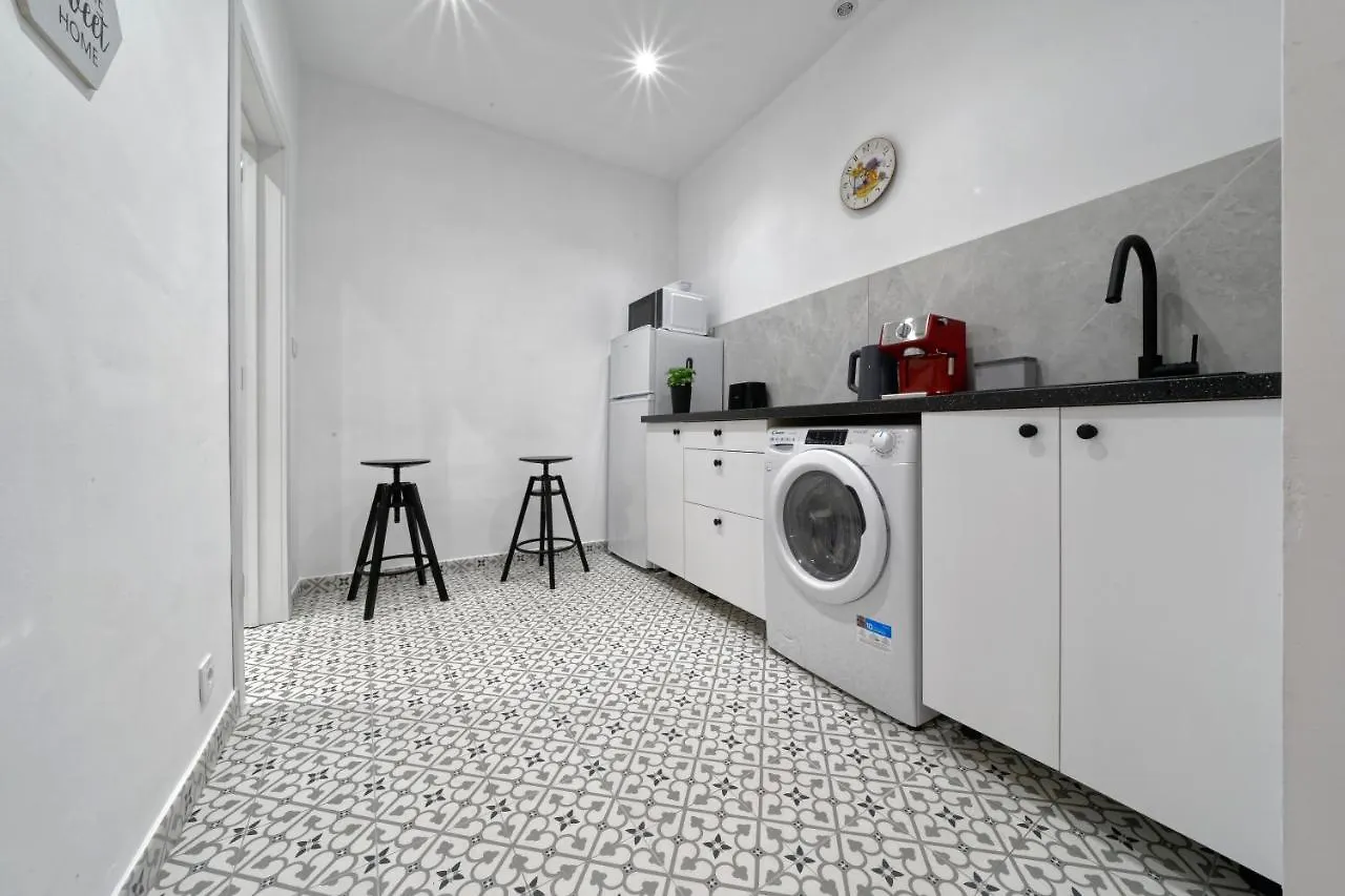 אינחניו Casa Verde Comfortable Air-Conditioned Modern Apartments (Adults Only)