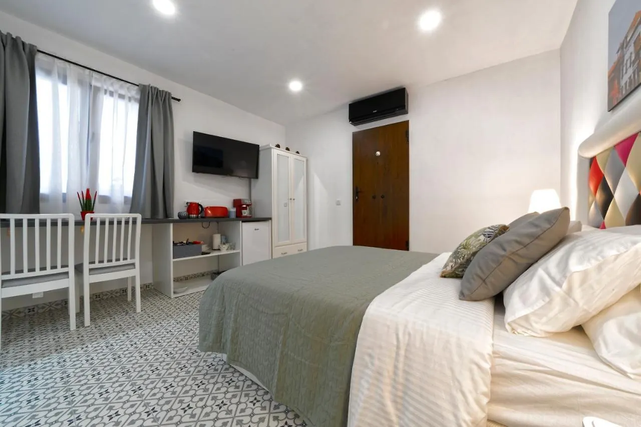 אינחניו Casa Verde Comfortable Air-Conditioned Modern Apartments (Adults Only) ספרד