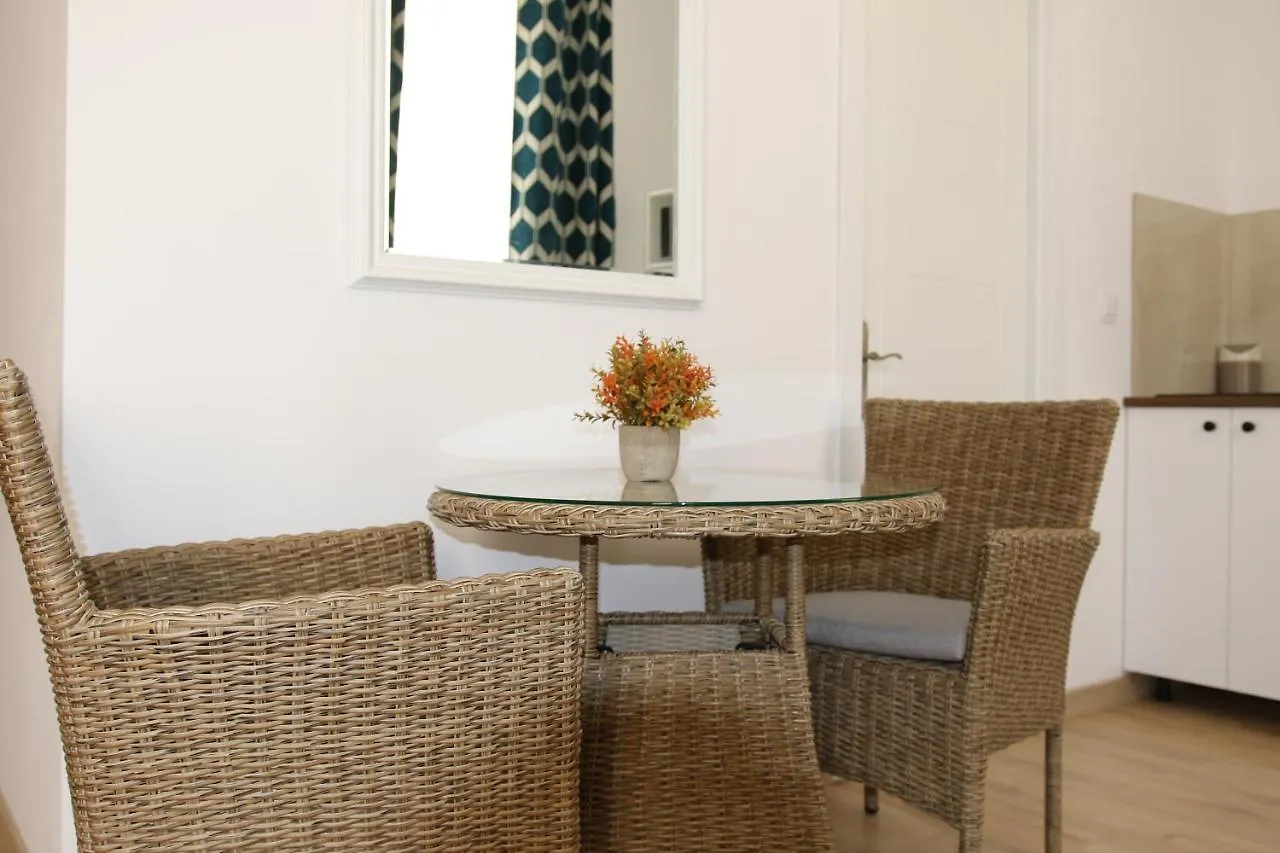 Casa Verde Comfortable Air-Conditioned Modern Apartments (Adults Only) Ingenio